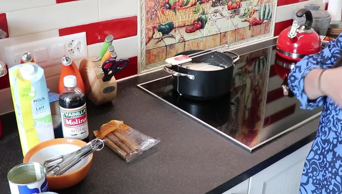 Cool down: Let the mixture cool to room temperature before pouring into the molds.