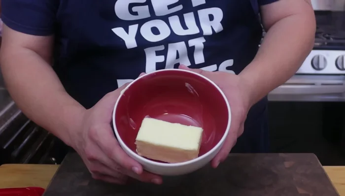 Add corn to a bowl.