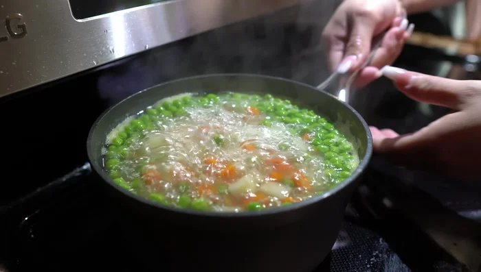 Drain the water and let the vegetables cool.
