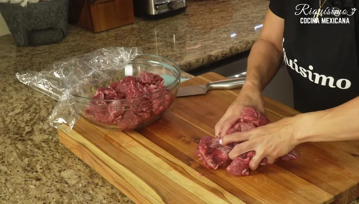 Reserve the beef in a container and refrigerate.