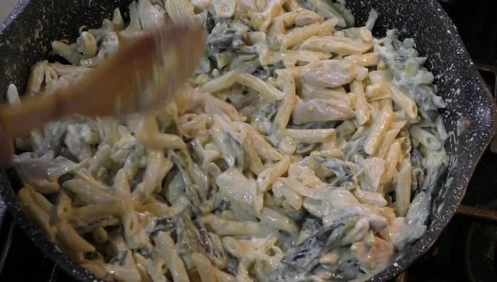 Stir in the mozzarella cheese (517.38).