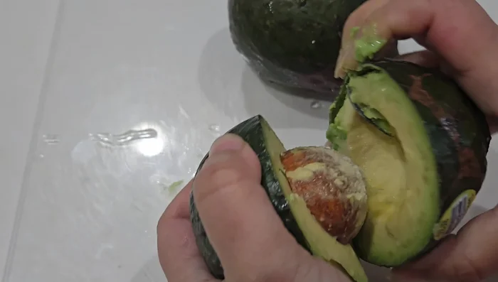 Wash the avocados and remove the seeds. Use the fleshy part.