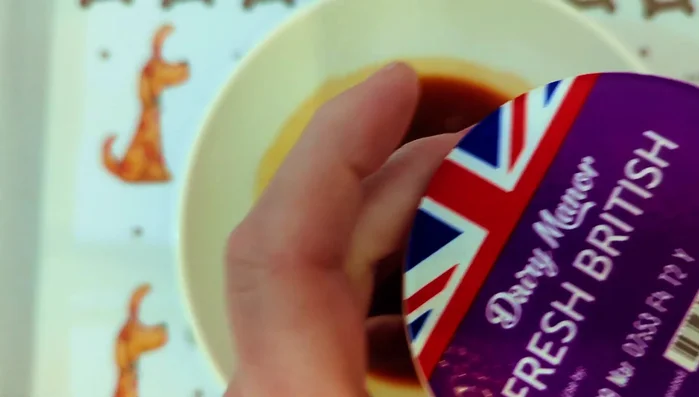 Serve the soup hot, topped with a dollop of sour cream and tortilla chips (optional).