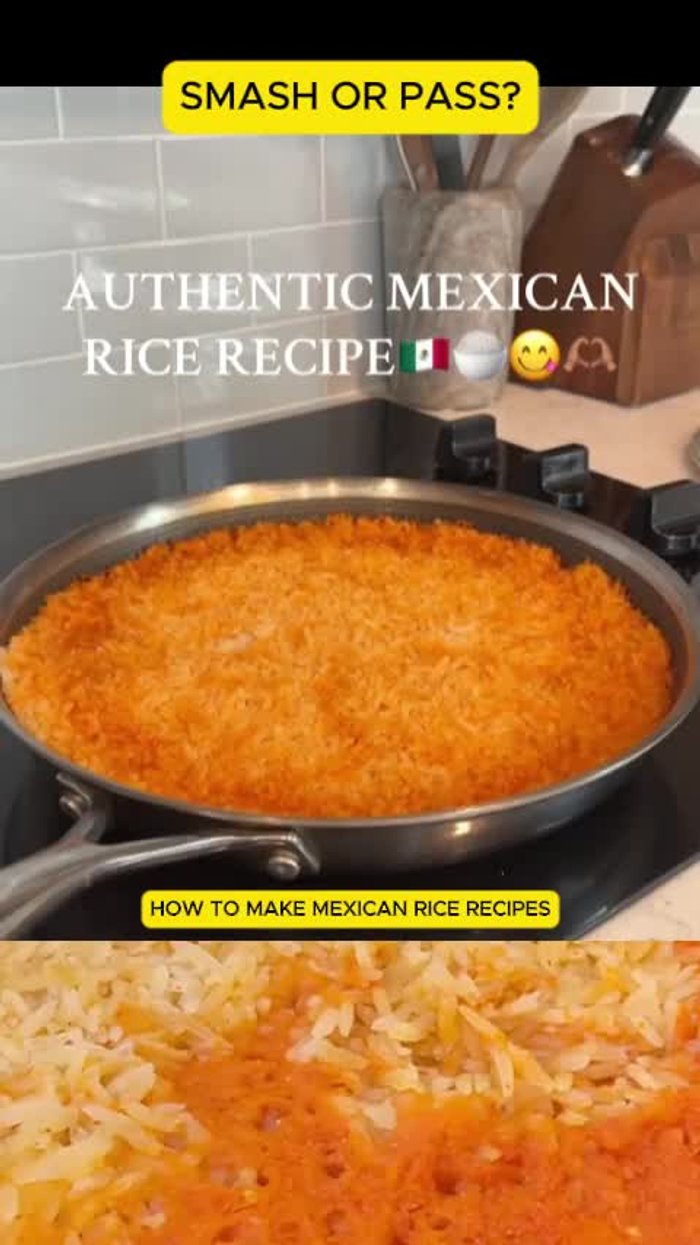 Add 3 cups of water, 1/3 of an onion, 4 pieces of garlic, 2 tomatoes, 1 tbsp of tomato bouan, and 2 tbsp of chicken bouan to a blender. Blend until smooth.