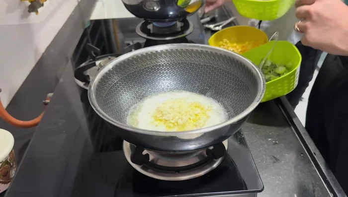 Add garlic and sauté until fragrant.