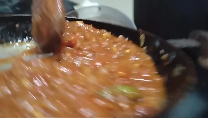 Blend the cooled sauce until smooth. (421.56)