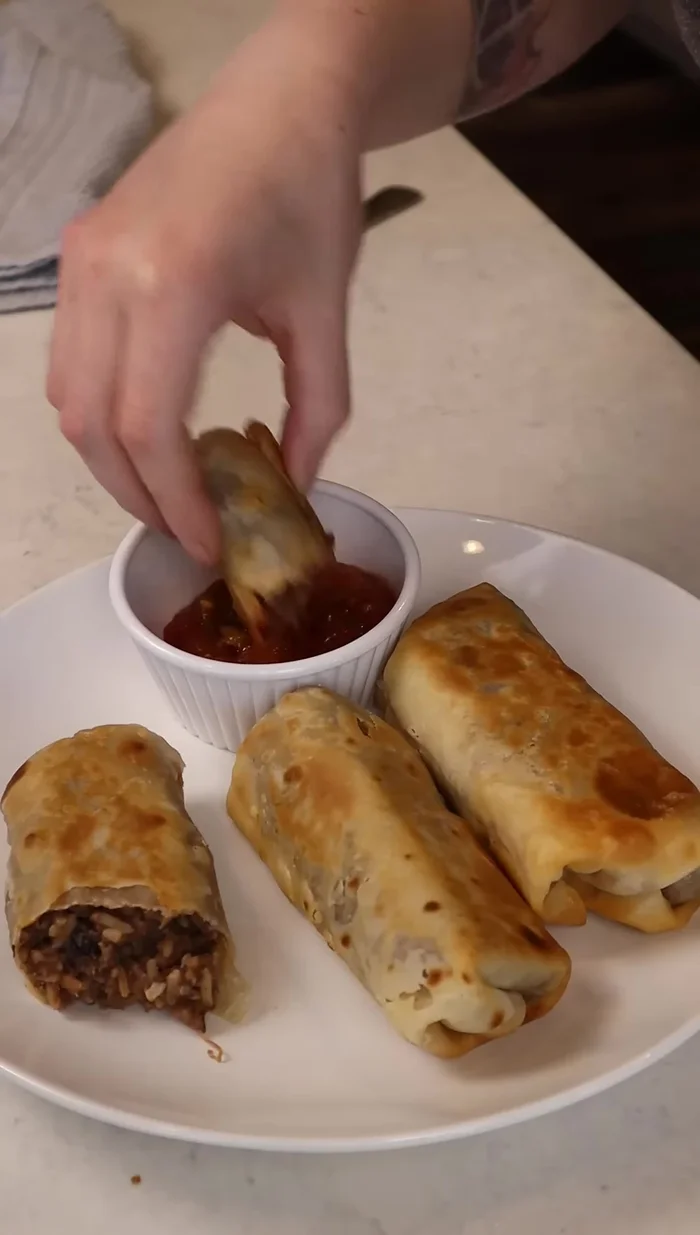 Serve with salsa or sour cream, if desired.