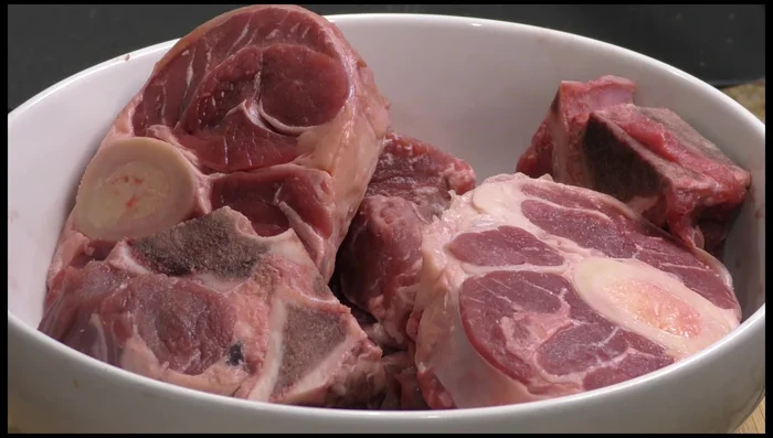 Season the beef shank and backbone with salt and ground pepper.