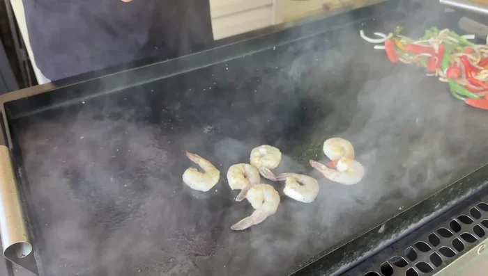Cook the shrimp: Grill or griddle the shrimp until cooked through.
