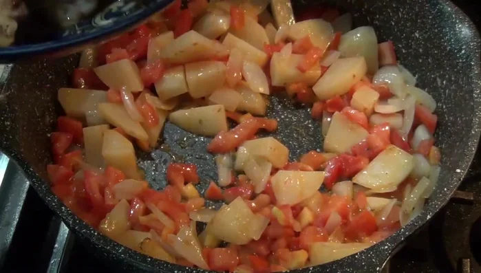 Add the chicken back to the pot.