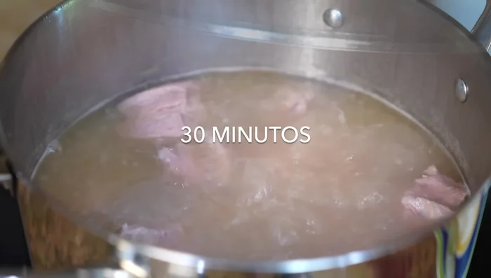 After about 30 minutes, remove the garlic and onion (376.74).