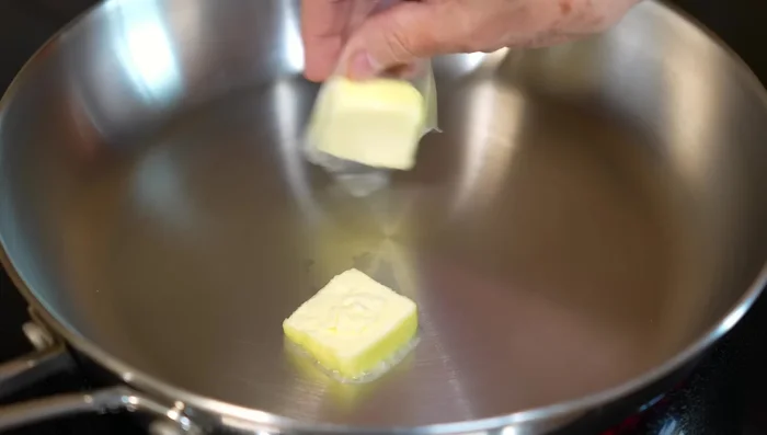 In a hot pan, melt butter. Add the blended sauce and heat through.