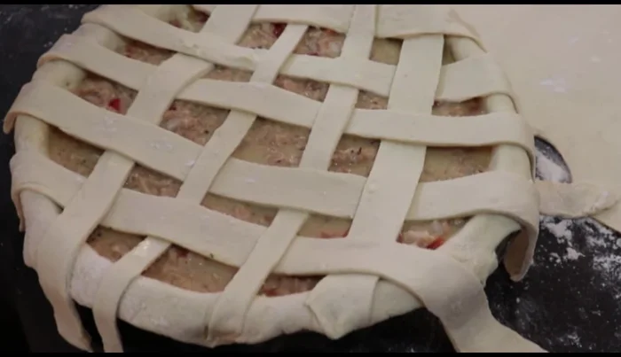 Bake: Preheat the oven to 200º, then reduce to 180º. Bake the tuna pie for 30 minutes (678.04).