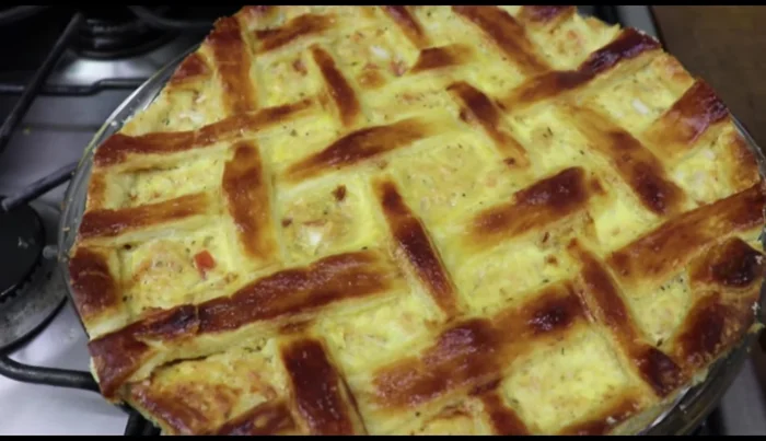 Cool and serve: Let the pie cool slightly before slicing and serving (779.199).