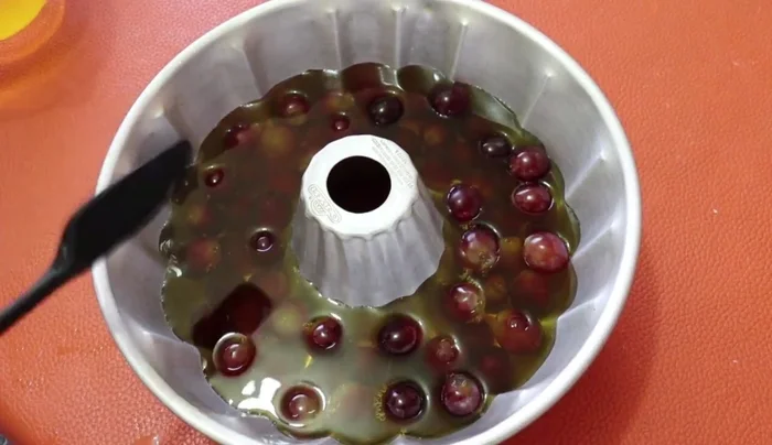 Add remaining pineapple gelatin to cover fruit, freeze until set. (233.22)
