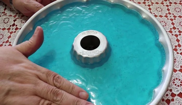 Unmold: Use warm water to loosen the gelatin from the mold. (340.199)