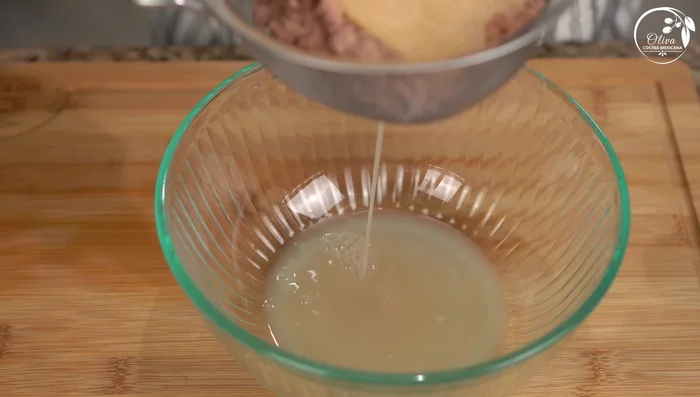 Drain tuna well, pressing to remove excess liquid.