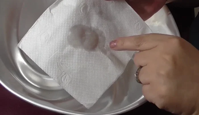 Prepare the mold: Grease the mold with cooking oil and chill in the freezer for a few minutes.
