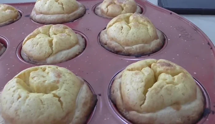Let the mini cups cool completely.