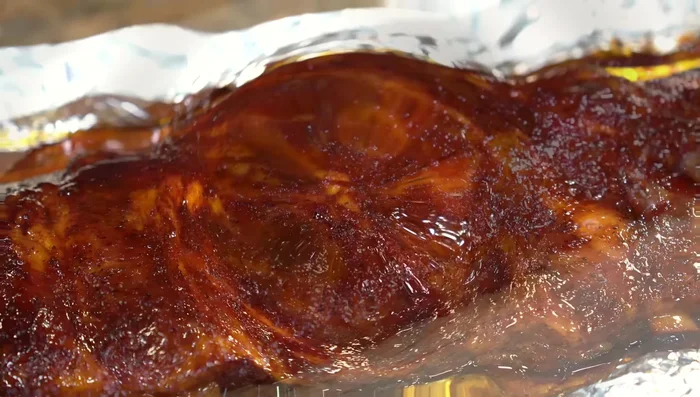 Let the ribs rest for 10 minutes before serving.