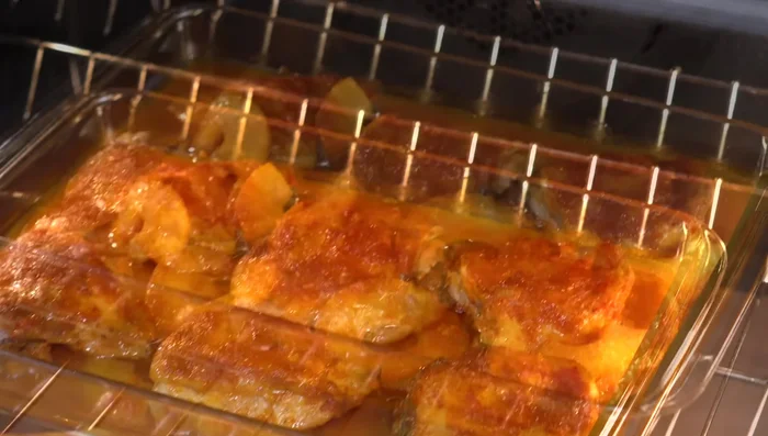 Rest and serve: Let the chicken rest for a few minutes before serving. Enjoy with mashed potatoes.
