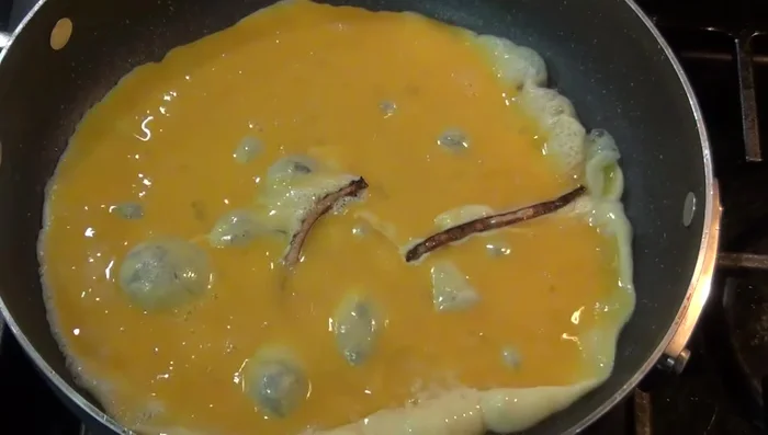 Add the nopales mixture to the pan with the fried onion.