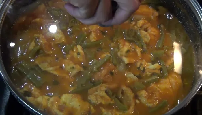 Serve hot, garnished with extra cilantro.