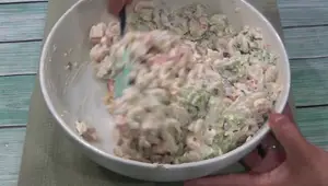 Creamy Ham & Lettuce Pasta Salad: Easy & Delicious Recipe