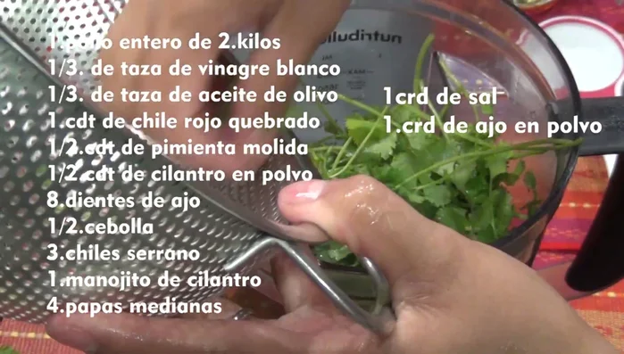 Prepare the green sauce: Blend cilantro, vinegar, onion, serrano peppers (adjust amount based on spice preference), chili seeds, black pepper, coriander powder, garlic, and salt.