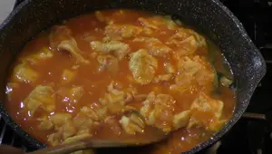 Quick & Easy Egg & Potato Lunch Recipe in Red Sauce