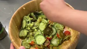Easy Mexican Avocado Salad Recipe: Healthy & Delicious