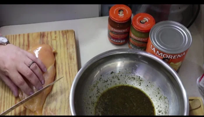Cut chicken into small pieces and add to the marinade.