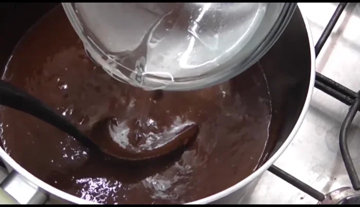 If the mole is too thick, add a little water to adjust consistency. Continue boiling for another 10 minutes.