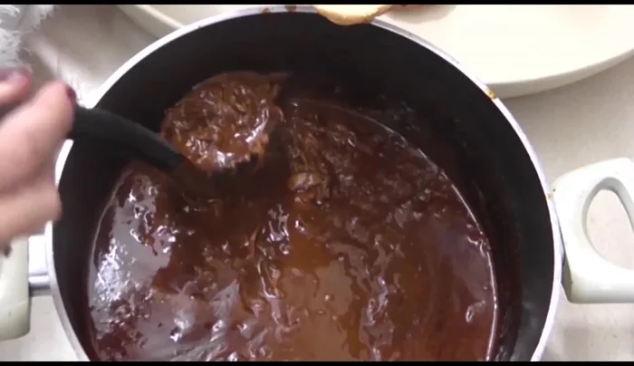 Fill each puff pastry half with the cooled chicken mole mixture.