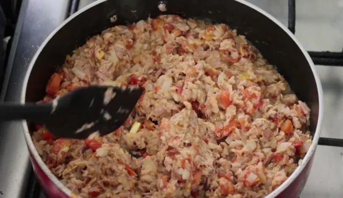 Remove from heat and let the tuna mixture cool completely. (103.68)