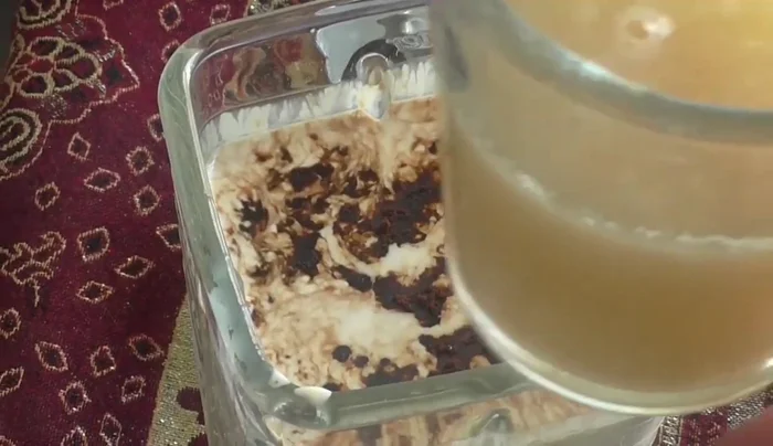 Melt the gelatin: Melt the bloomed gelatin in the microwave or a double boiler until completely liquid (123.899).