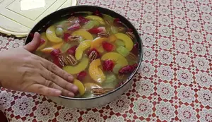 2-Ingredient Fruit Gelatin Dessert: Easy Spring Recipe