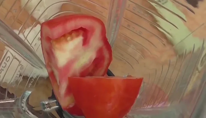 Blend tomatoes, onion, garlic, cinnamon, cloves, oregano, and water in a blender.