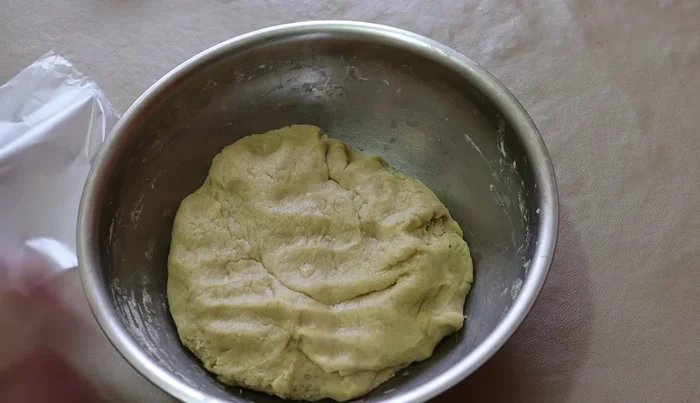 Cover the dough with plastic wrap and refrigerate for one hour.