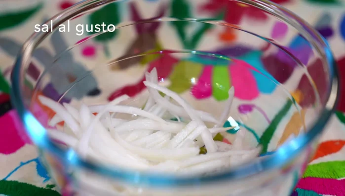 Optionally, peel the onion with water, salt, and vinegar. Let it rest for 30-45 minutes.
