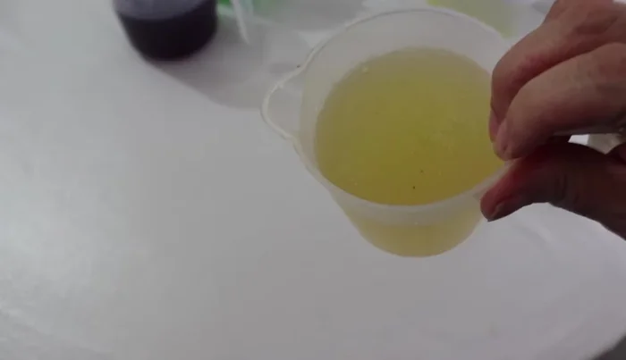 Melt the unflavored gelatin: Heat the thickened unflavored gelatin in the microwave for 40 seconds, or in a double boiler, until fully liquid.