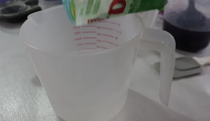 Prepare the lemon gelatin: Dissolve lemon gelatin in 2 cups boiling water. Let it rest for 10 minutes, then stir until lumps dissolve and let it rest for another 10 minutes.
