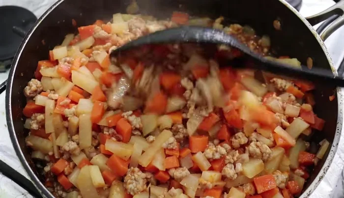 Simmer for about 20 minutes, or until the stew is ready. Remove bay leaves.