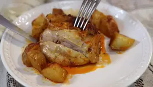 Golden-Brown & Juicy Christmas Chicken with Potatoes