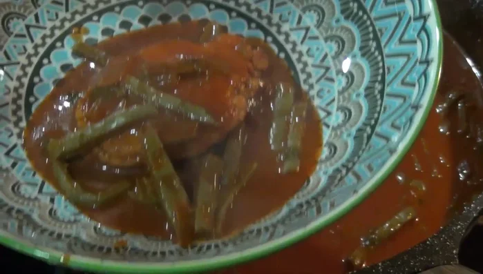 Serve the potato pancakes with the nopal-red chili sauce and tortillas.