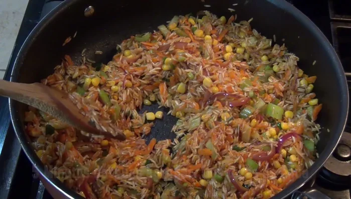 Add 2 cups of water and bring to a simmer.